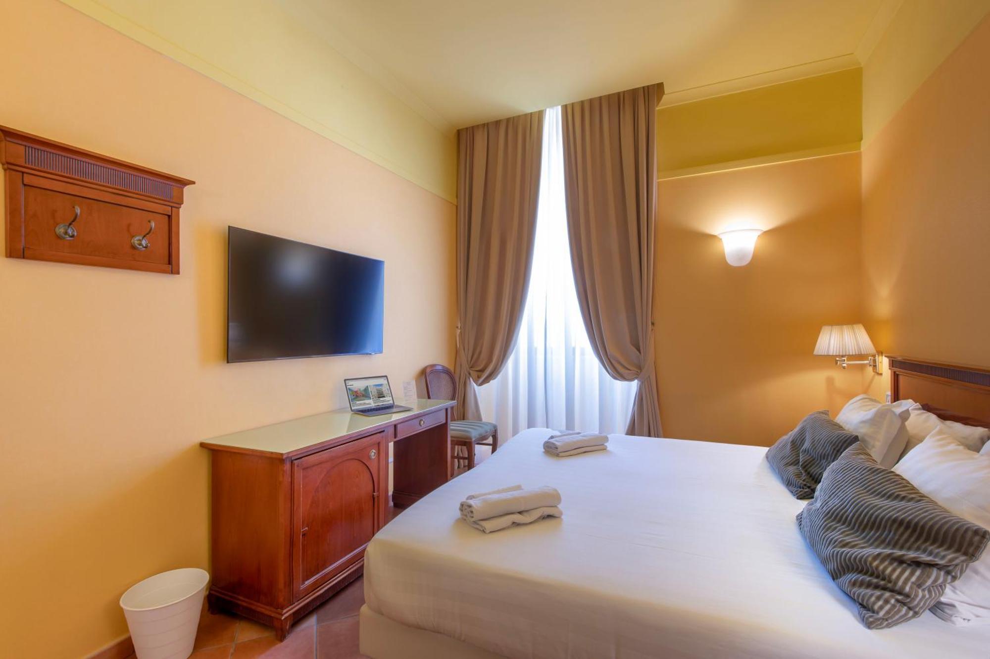 Hotel Nuvo نابولي المظهر الخارجي الصورة