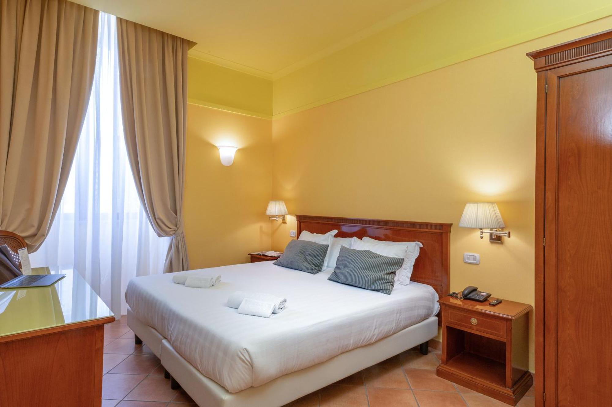 Hotel Nuvo نابولي المظهر الخارجي الصورة